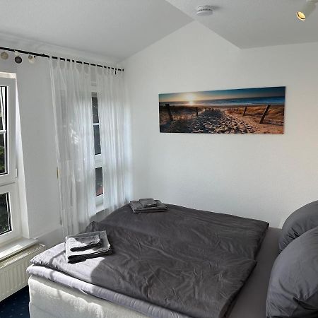 Ruhige, Kleine Ferienwohnung Шортенс Екстериор снимка