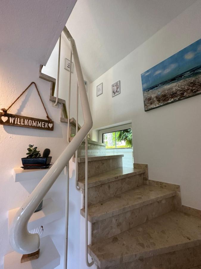 Ruhige, Kleine Ferienwohnung Шортенс Екстериор снимка